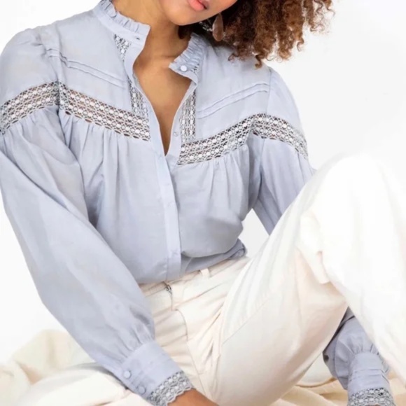 Go> by GoSilk Town & Country Blouse Cloud Blue - Picture 1 of 4